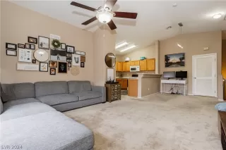 Photo #5: 2569733 Listing