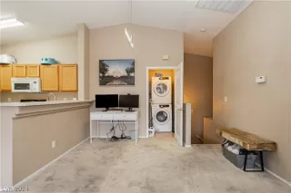 Photo #6: 2569733 Listing