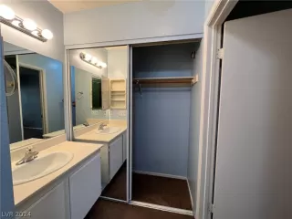 Photo #6: 2569748 Listing