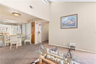 Photo #4: 2569776 Listing