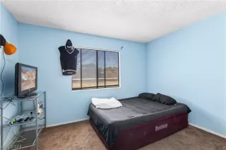 Photo #6: 2569776 Listing