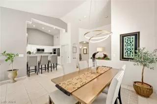 Photo #1: 2569781 Listing