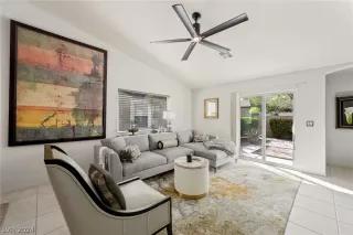 Photo #5: 2569781 Listing