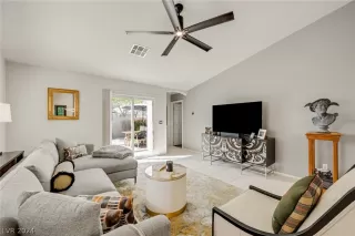 Photo #6: 2569781 Listing