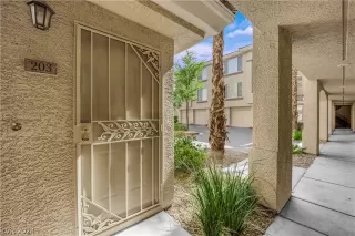 Photo #2: 2569791 Listing