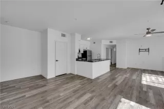 Photo #4: 2569791 Listing