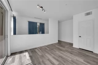 Photo #5: 2569791 Listing