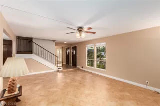 Photo #6: 2569801 Listing