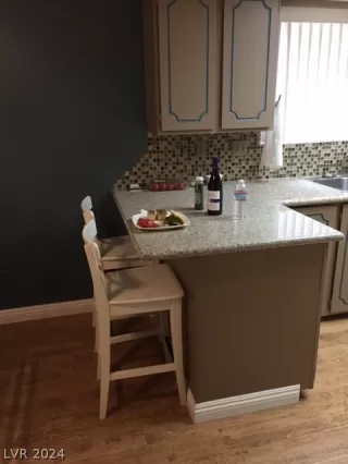 Photo #3: 2569802 Listing