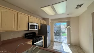 Photo #5: 2569817 Listing 