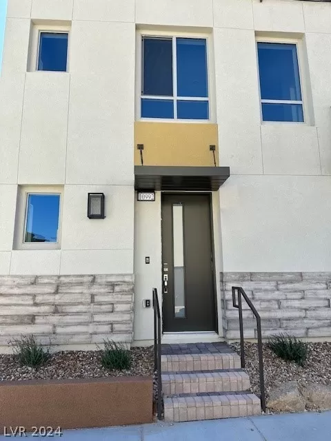 MLS: 2569828 Condo For Sale