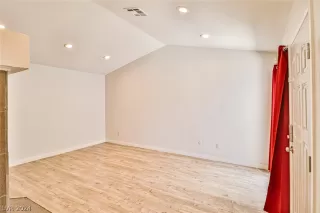 Photo #3: 2569832 Listing