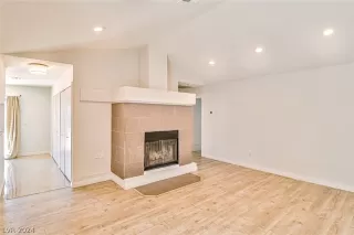 Photo #4: 2569832 Listing