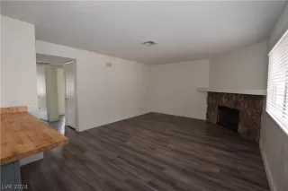 Photo #6: 2569833 Listing