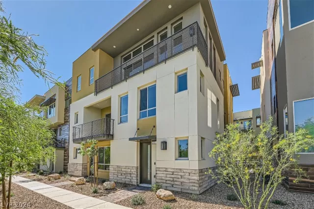 MLS: 2569845 Condo For Sale