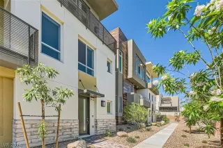 Photo #1: 2569845 Listing 