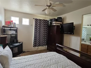 Photo #4: 2569881 Listing