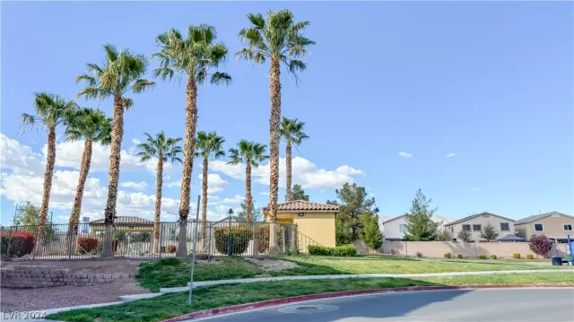 MLS: 2569892 Condo For Sale