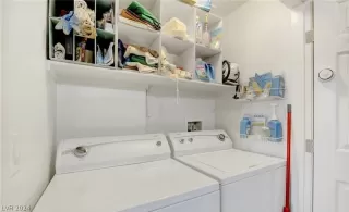 Photo #6: 2569928 Listing