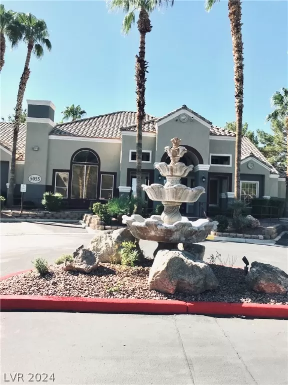 MLS: 2569935 Condo For Sale