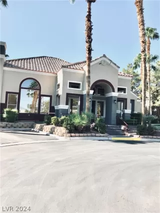 Photo #2: 2569935 Listing