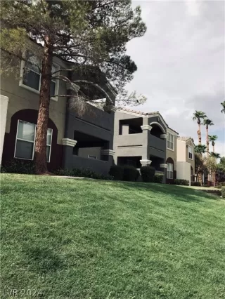 Photo #5: 2569935 Listing