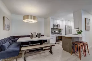 Photo #6: 2569936 Listing