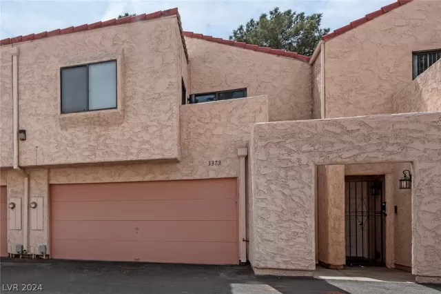MLS: 2569937 Condo For Sale