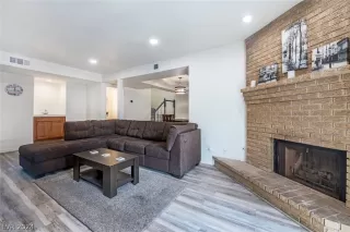 Photo #2: 2569937 Listing