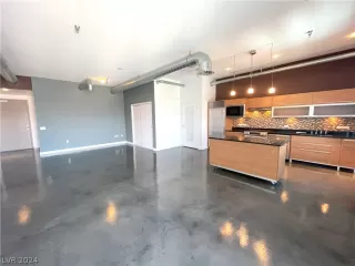 Photo #1: 2569946 Listing 