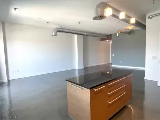 Photo #2: 2569946 Listing 