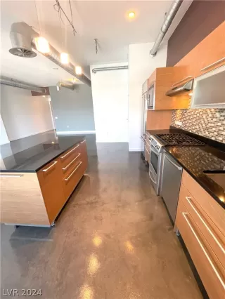 Photo #4: 2569946 Listing 