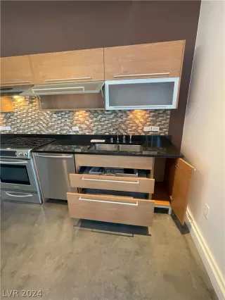 Photo #5: 2569946 Listing 