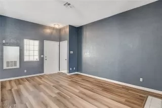 Photo #5: 2570021 Listing