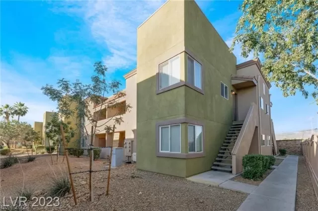 MLS: 2570029 Condo For Sale