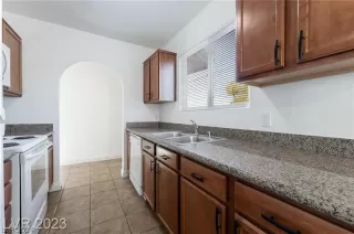 Photo #5: 2570029 Listing 