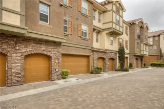 Photo #1: 2570030 Listing 