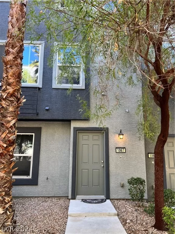 MLS: 2570044 Condo For Sale