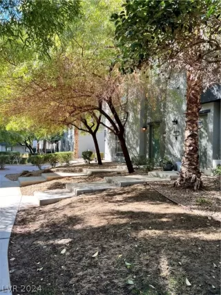 Photo #3: 2570044 Listing