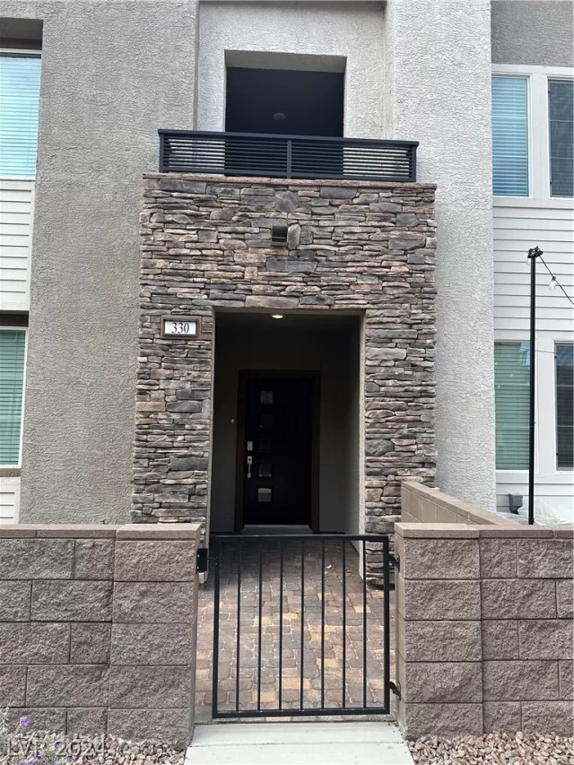 MLS: 2570058 Condo For Sale