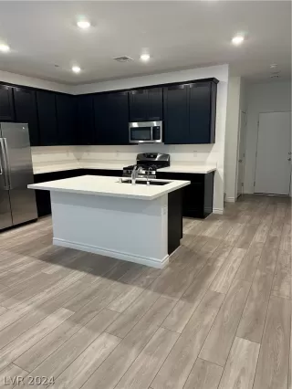 Photo #3: 2570058 Listing 