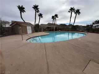 Photo #2: 2570095 Listing