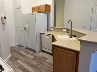 Photo #3: 2570095 Listing