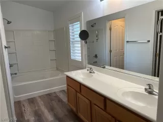 Photo #5: 2570095 Listing