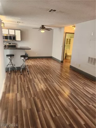 Photo #4: 2570101 Listing 