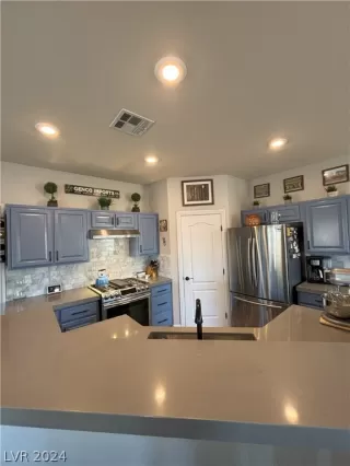 Photo #5: 2570123 Listing