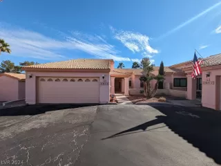 Photo #1: 2570156 Listing