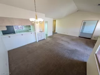 Photo #5: 2570156 Listing