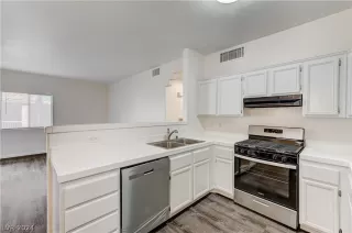 Photo #5: 2570180 Listing 