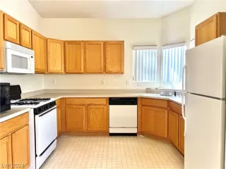 Photo #5: 2570208 Listing 